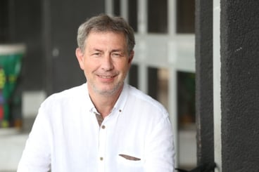 Dr Gérard MICK