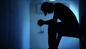 Repérer les signes de dépression et les risques suicidaires chez l’adolescent